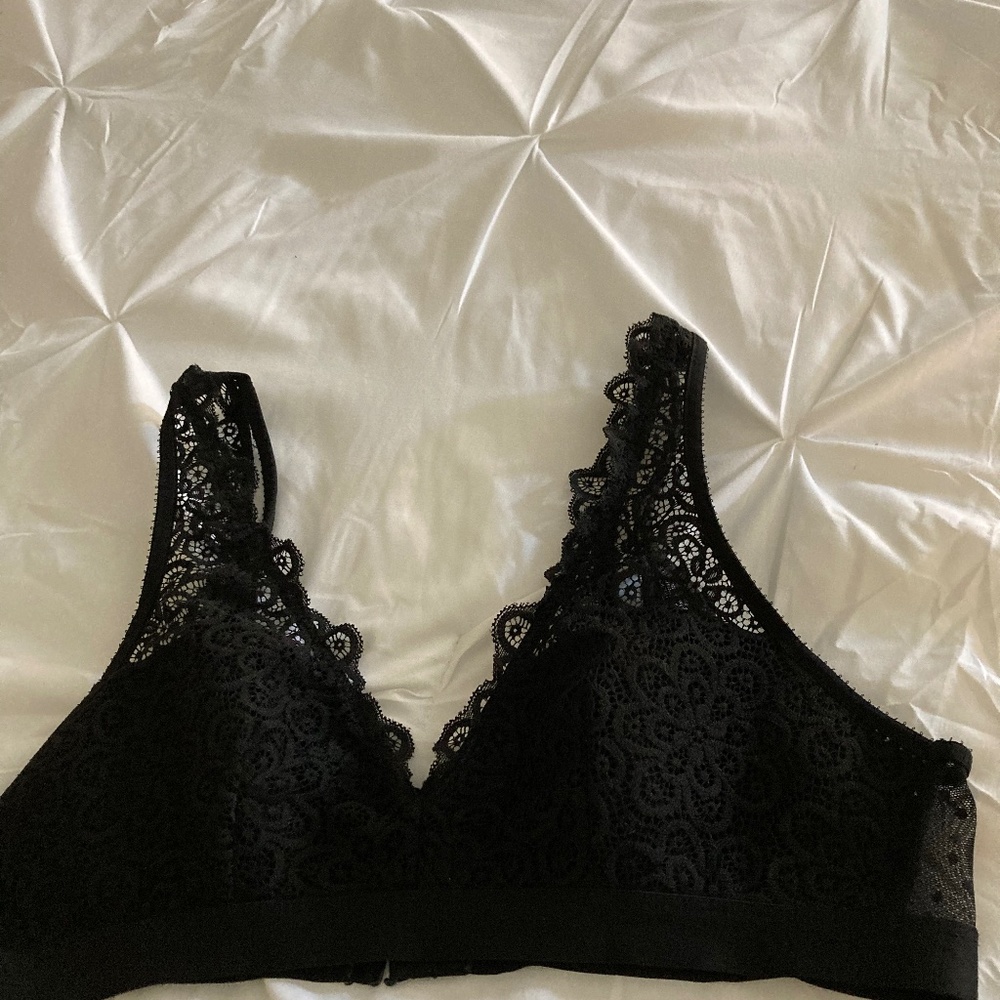 Ladies Bralette ,from Aerie size medium, Black lace